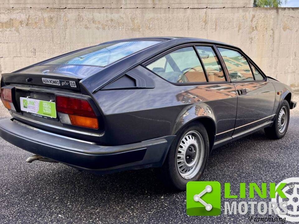 Image 9/10 of Alfa Romeo GTV 2.0 (1981)