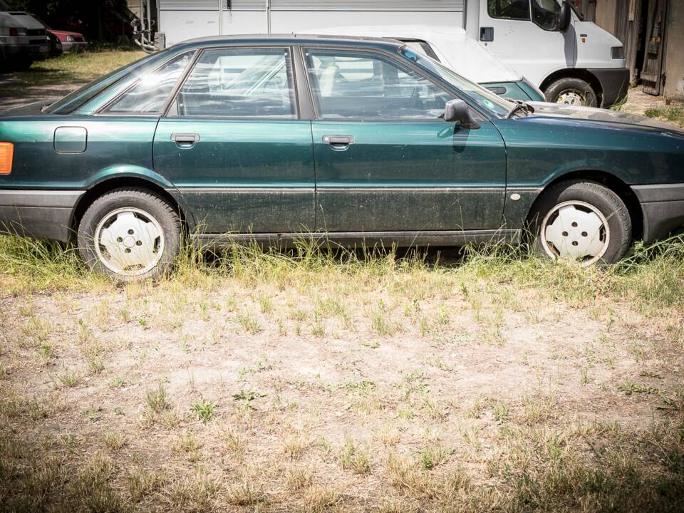 Image 2/18 of Audi 80 1.6 (1990)