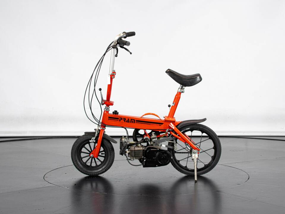 Afbeelding 1/50 van Pram DUMMY (1979)