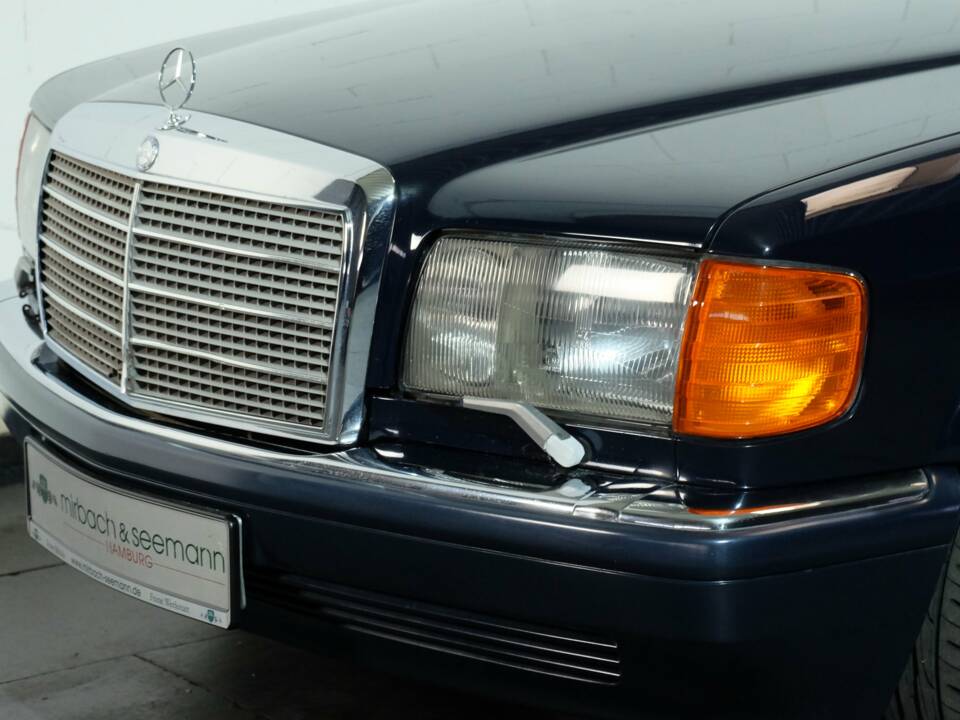 Afbeelding 18/32 van Mercedes-Benz 560 SEL (1990)