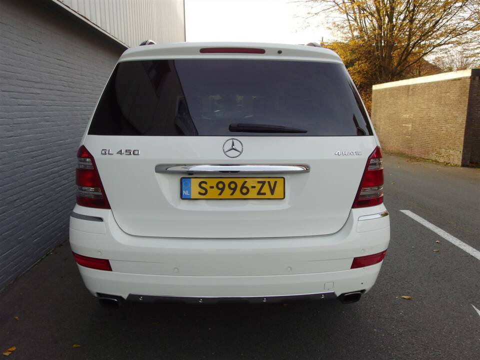 Bild 8/98 von Mercedes-Benz GL 450 4MATIC (2007)