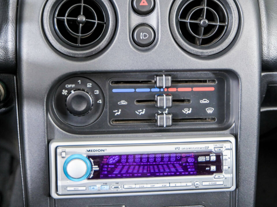 Image 24/50 of Mazda MX-5 1.6 (1997)
