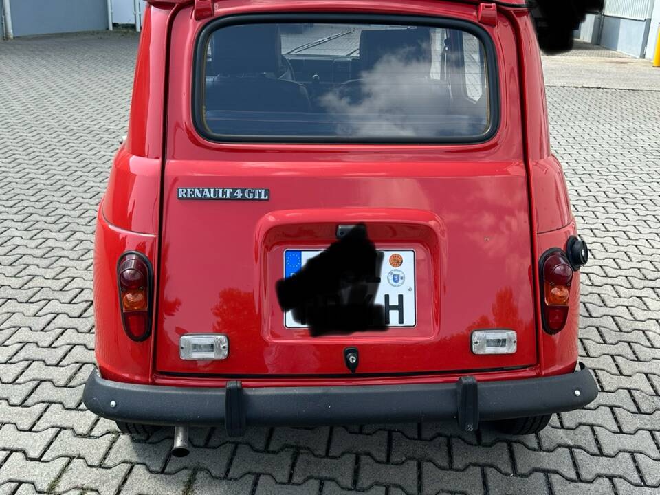 Image 4/10 of Renault R 4 GTL (1987)