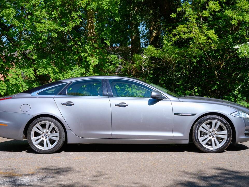 Bild 4/50 von Jaguar XJ 5.0 (2012)