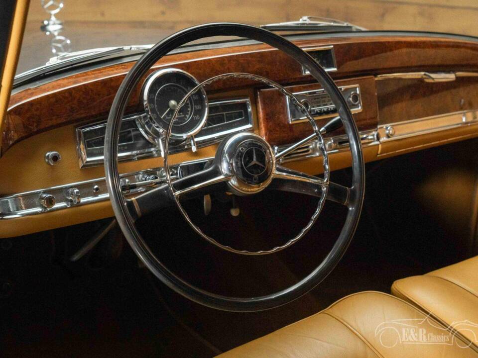 Image 12/31 of Mercedes-Benz 300 S (1953)