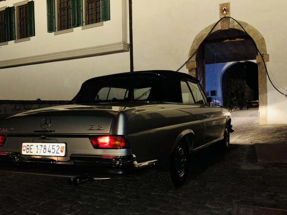Afbeelding 4/25 van Mercedes-Benz 280 SE 3,5 (1971)