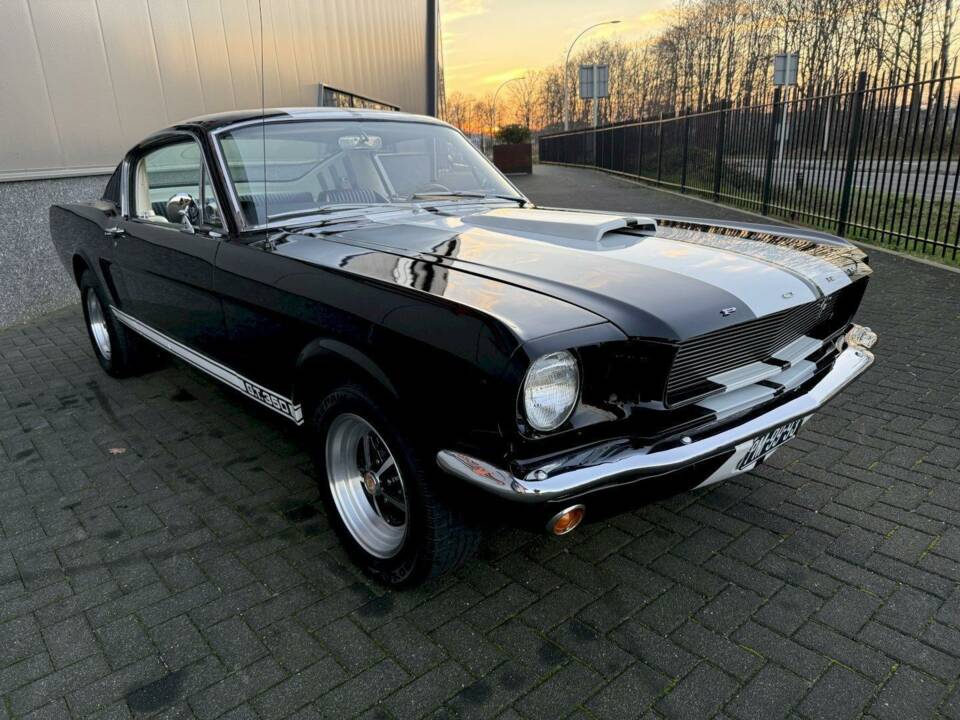 Image 7/36 of Ford Mustang 390 GTA (1966)