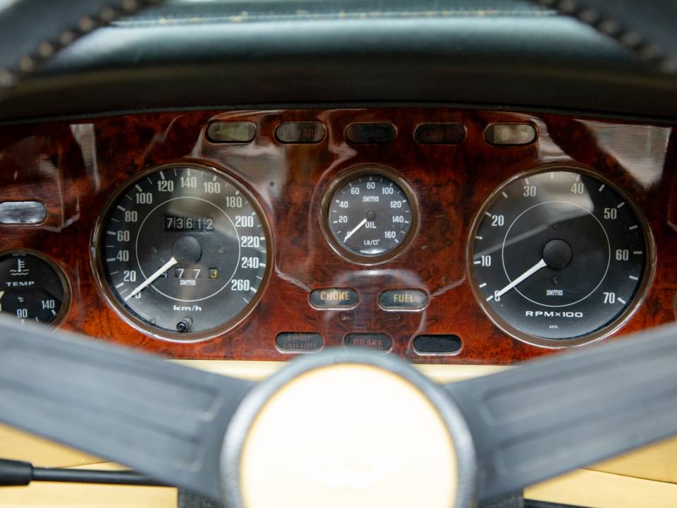 Bild 18/22 von Aston Martin V8 Volante (1981)