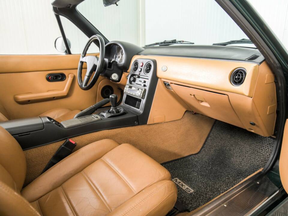Image 12/50 de Mazda MX-5 1.6 (1993)
