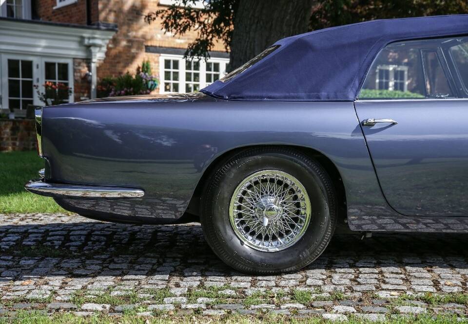 Image 7/30 de Aston Martin DB 6 Volante (1967)