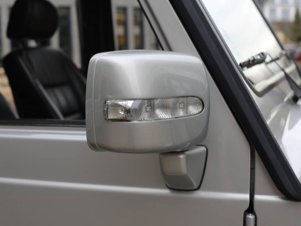 Image 48/64 of Mercedes-Benz G 400 CDI (LWB) (2004)