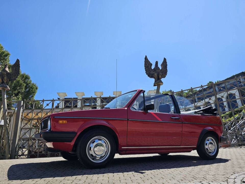 Afbeelding 39/50 van Volkswagen Golf Mk I Convertible 1.1 (1981)