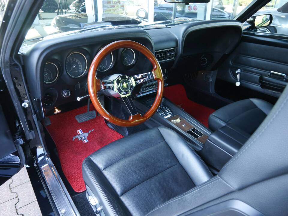 Image 16/50 of Ford Mustang 302 (1969)