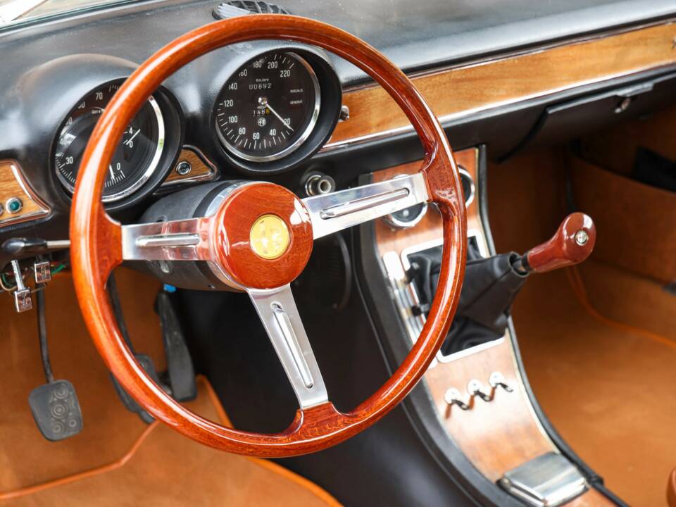 Bild 25/50 von Alfa Romeo 1750 GT Veloce (1971)