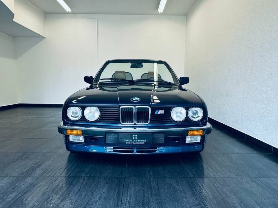 Image 7/29 de BMW 325i (1989)
