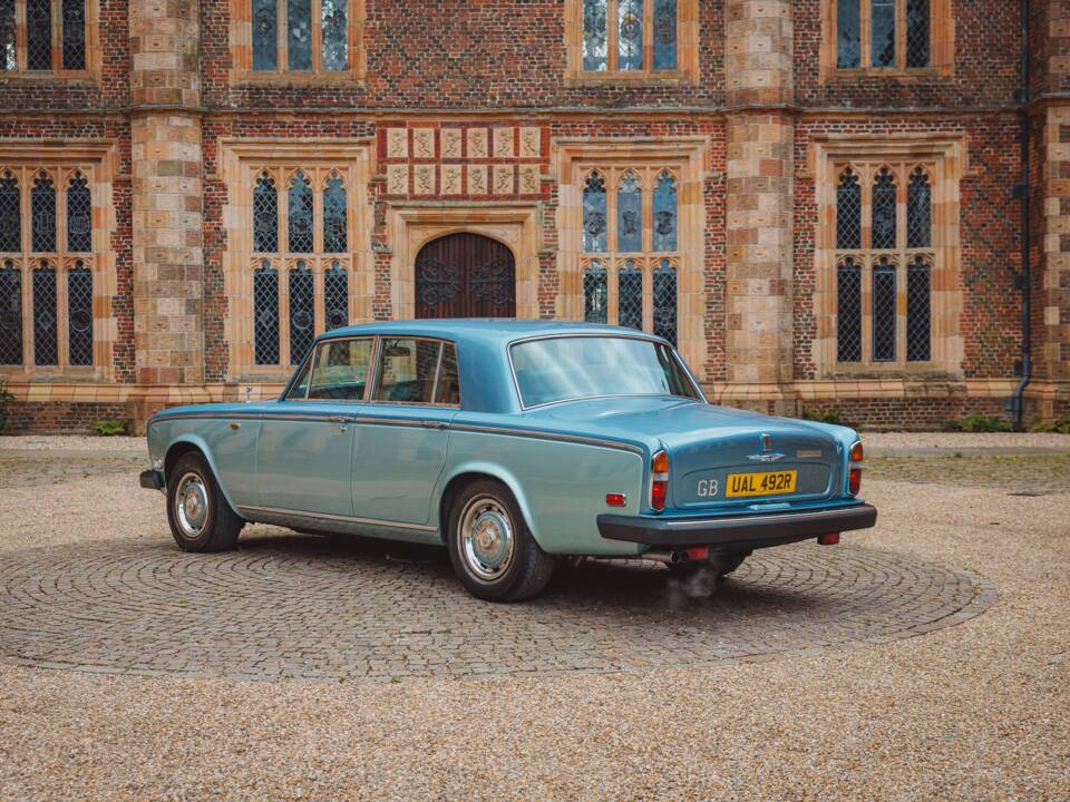 Image 10/42 of Rolls-Royce Silver Shadow II (1977)