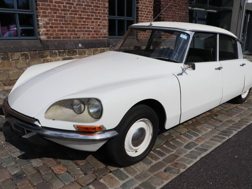 Image 2/22 of Citroën ID 20 (1970)