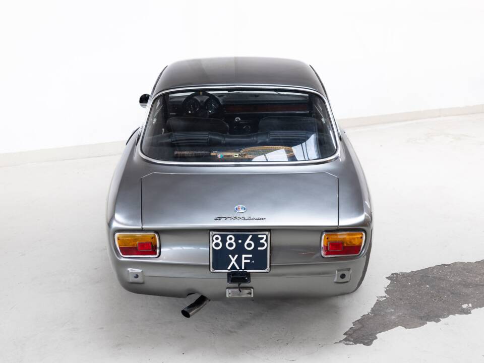 Imagen 29/36 de Alfa Romeo Giulia 1600 GT Junior (1973)