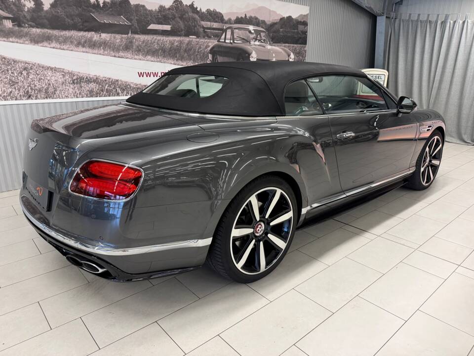 Image 10/22 of Bentley Continental GTC V8 S (2017)