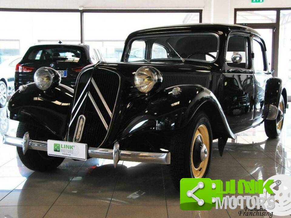 Image 3/10 de Citroën Traction Avant 11 B (1954)