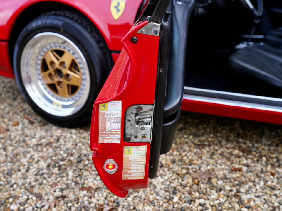 Image 38/50 of Ferrari 308 GTB (1977)