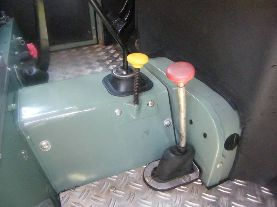 Afbeelding 12/94 van Land Rover 109 (1966)