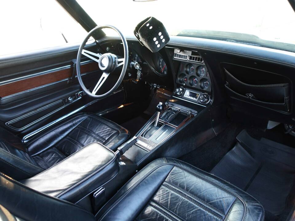 Image 15/23 of Chevrolet Corvette Stingray (1973)