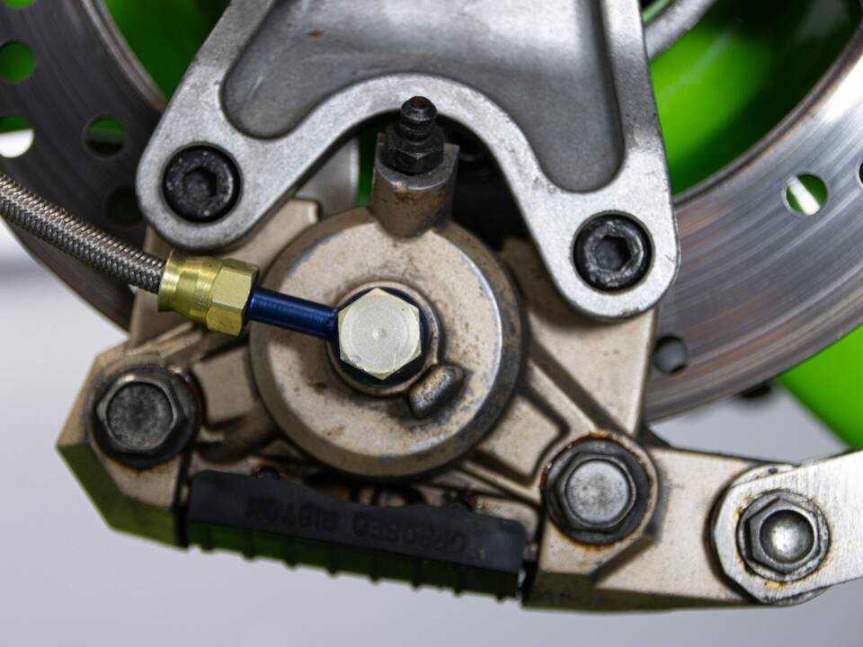 Image 17/50 of Kawasaki ZX-R 400 (1990)