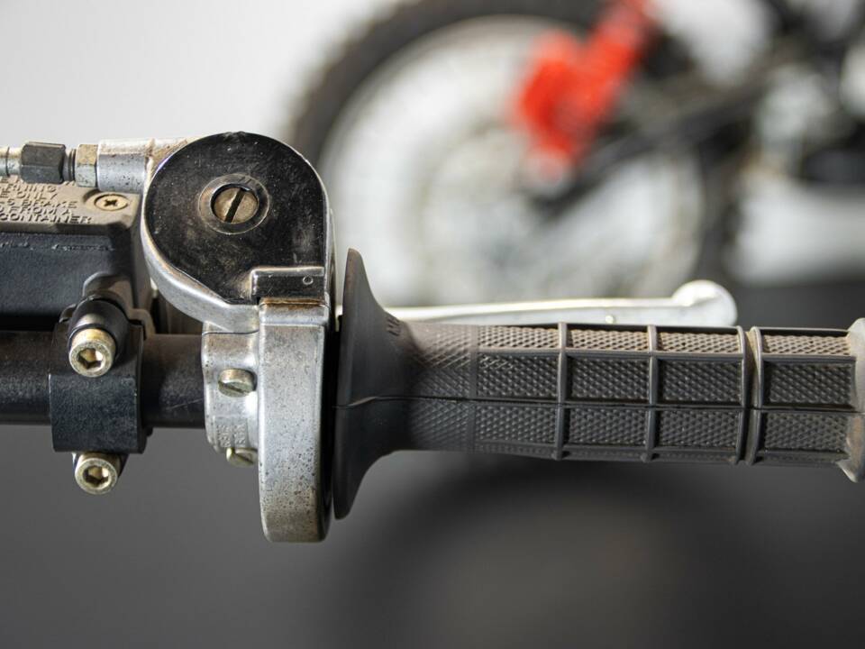 Immagine 44/50 di Husqvarna DUMMY (1987)