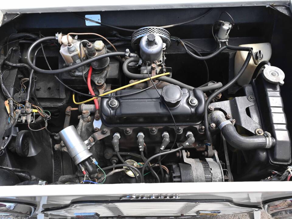 Immagine 5/50 di Mini Moke (1973)