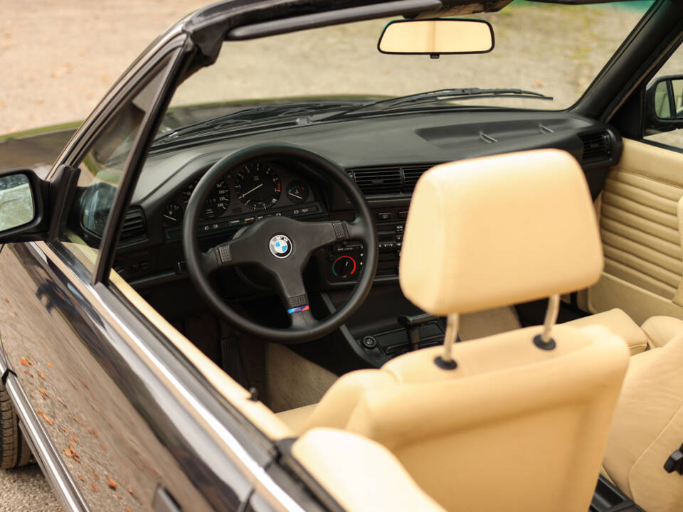 Image 24/71 of BMW 325i (1986)