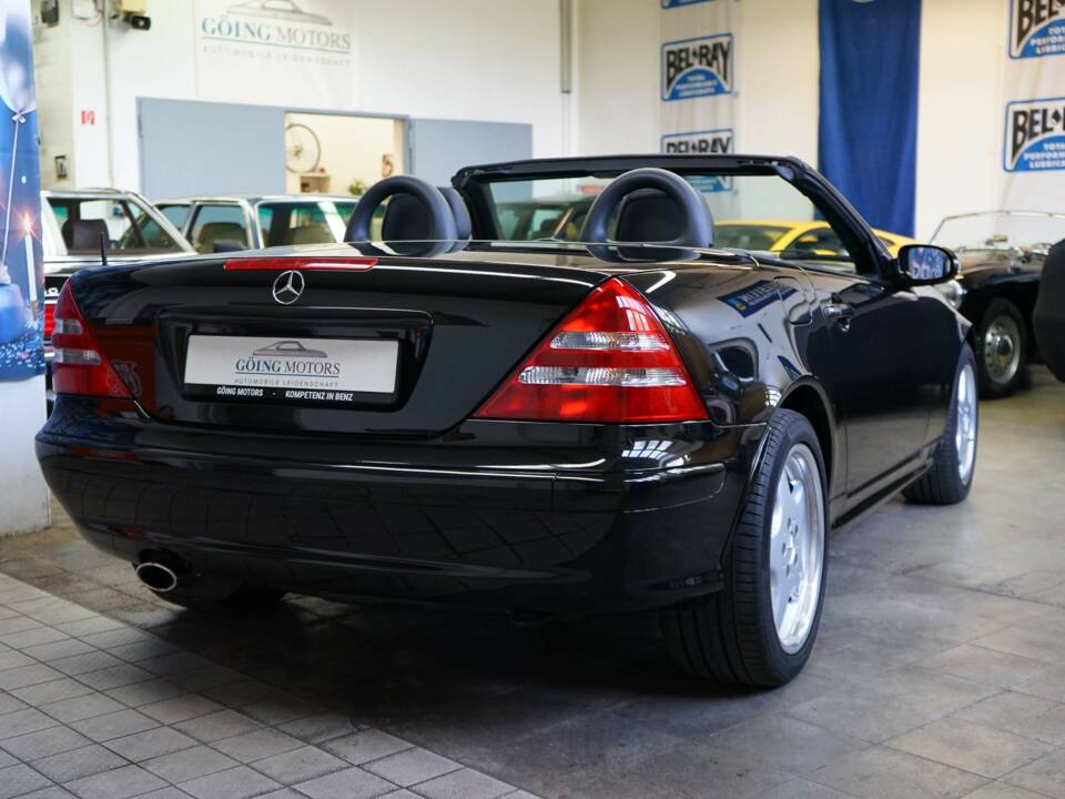 Image 15/33 de Mercedes-Benz SLK 320 (2000)