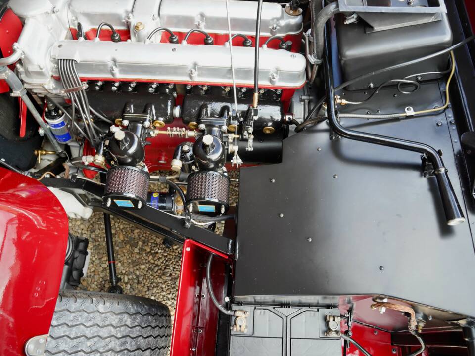 Imagen 31/50 de Aston Martin DB 2/4 Mk II DHC (1955)