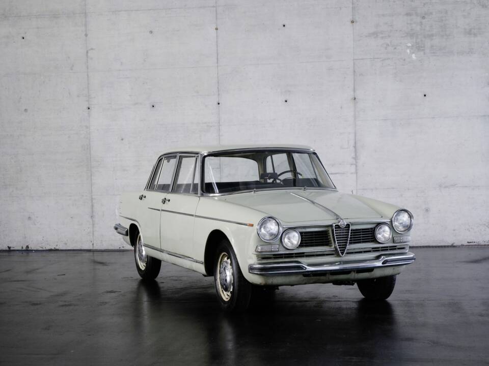 Image 9/48 of Alfa Romeo 2600 Berlina (1962)