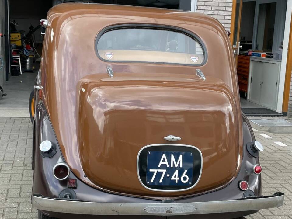 Image 2/7 de Renault Celtaquatre (1936)