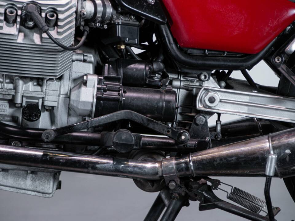 Image 11/50 of Moto Guzzi DUMMY (2002)