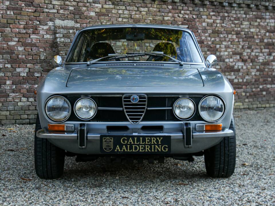 Image 5/50 of Alfa Romeo 1750 GT Veloce (1970)