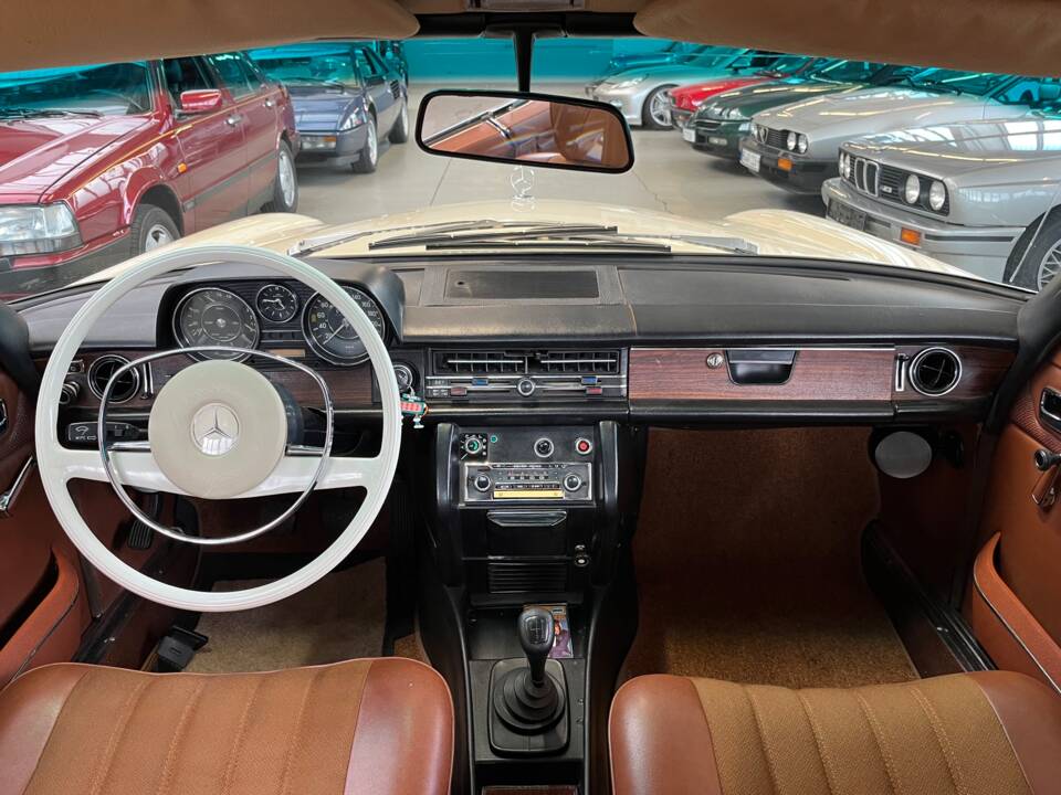 Bild 39/43 von Mercedes-Benz 280 CE (1973)