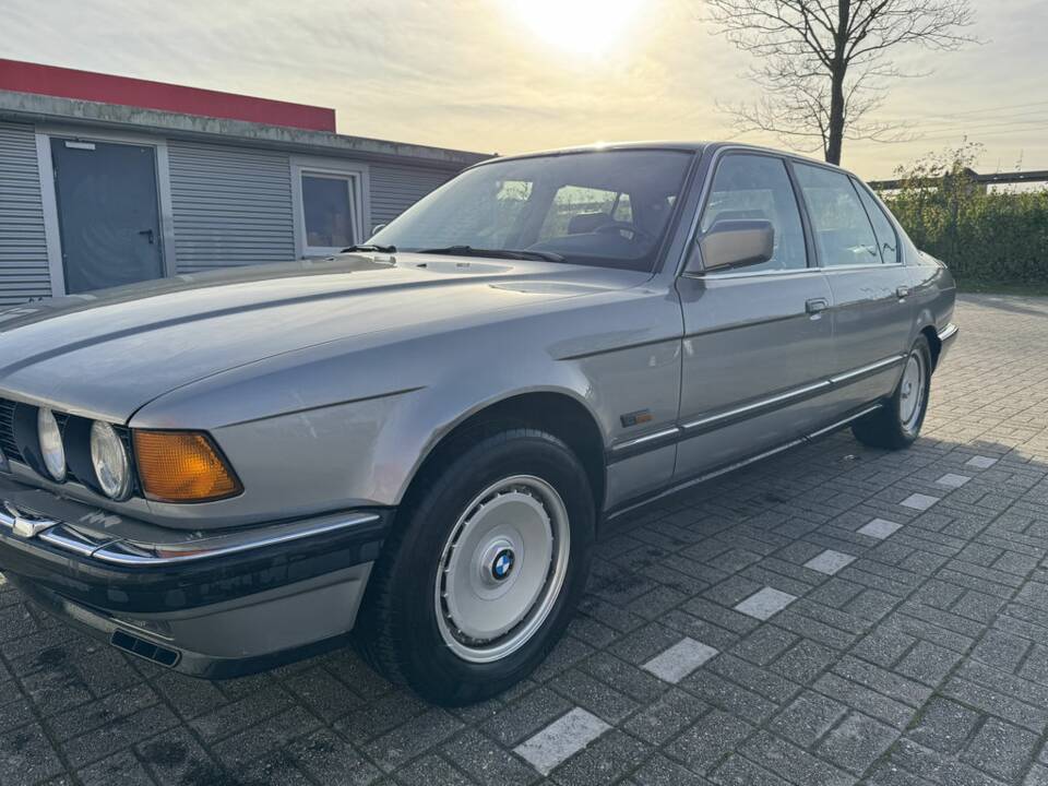 Imagen 7/8 de BMW 750iL (1989)