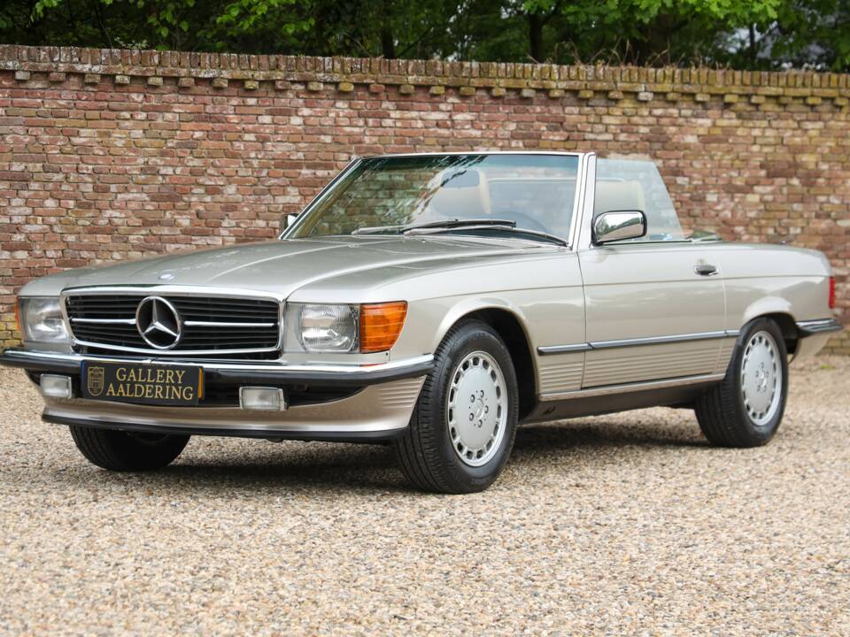 Image 25/50 de Mercedes-Benz 560 SL (1988)