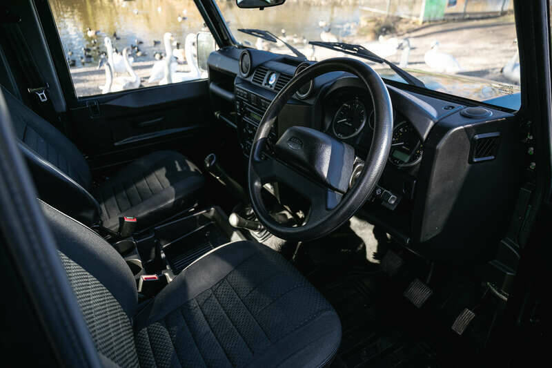 Immagine 2/34 di Land Rover Defender 90 TD4 (2008)