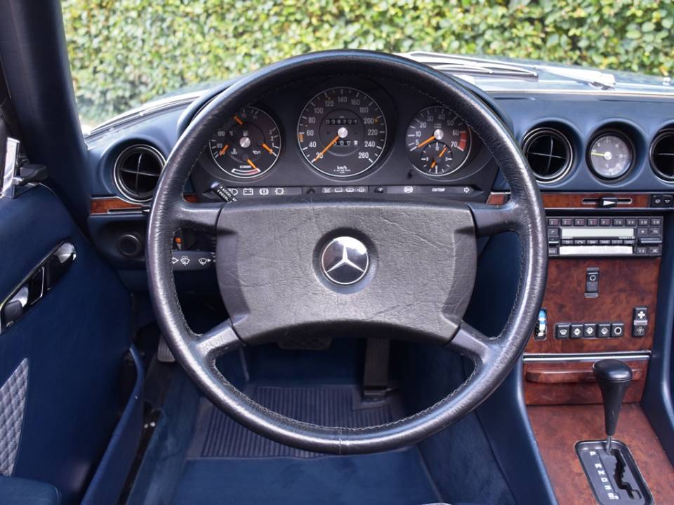 Immagine 31/48 di Mercedes-Benz 560 SL (1987)