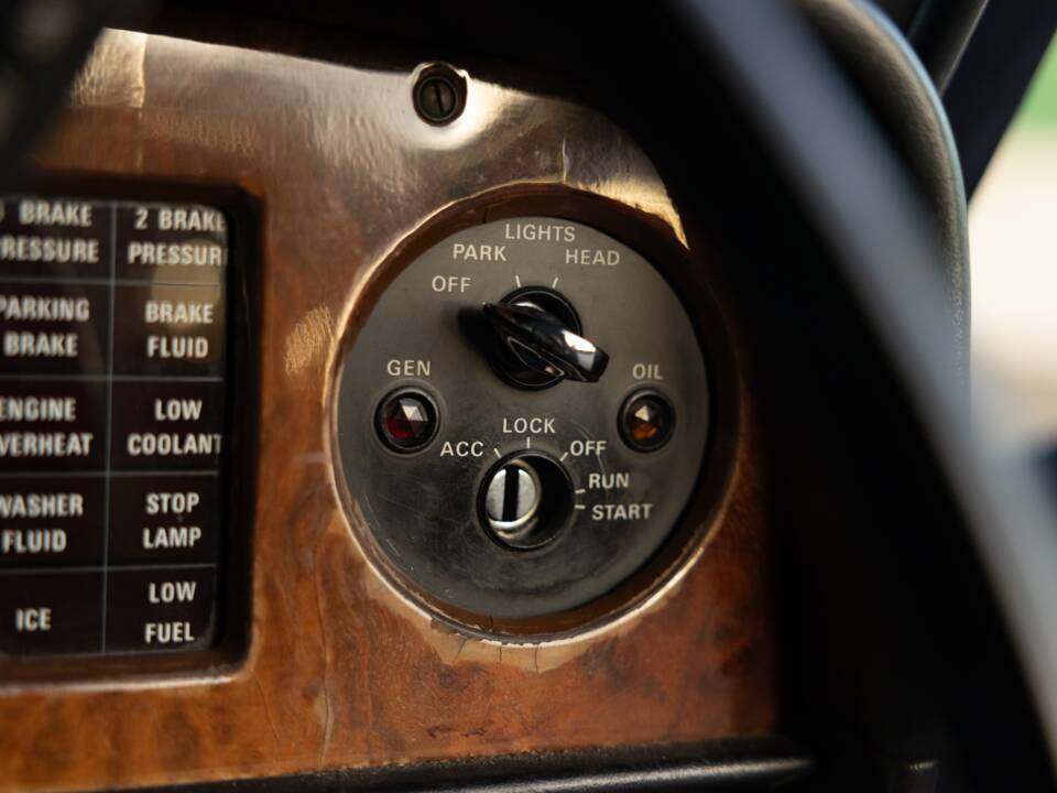 Bild 43/50 von Bentley T 2 (1980)