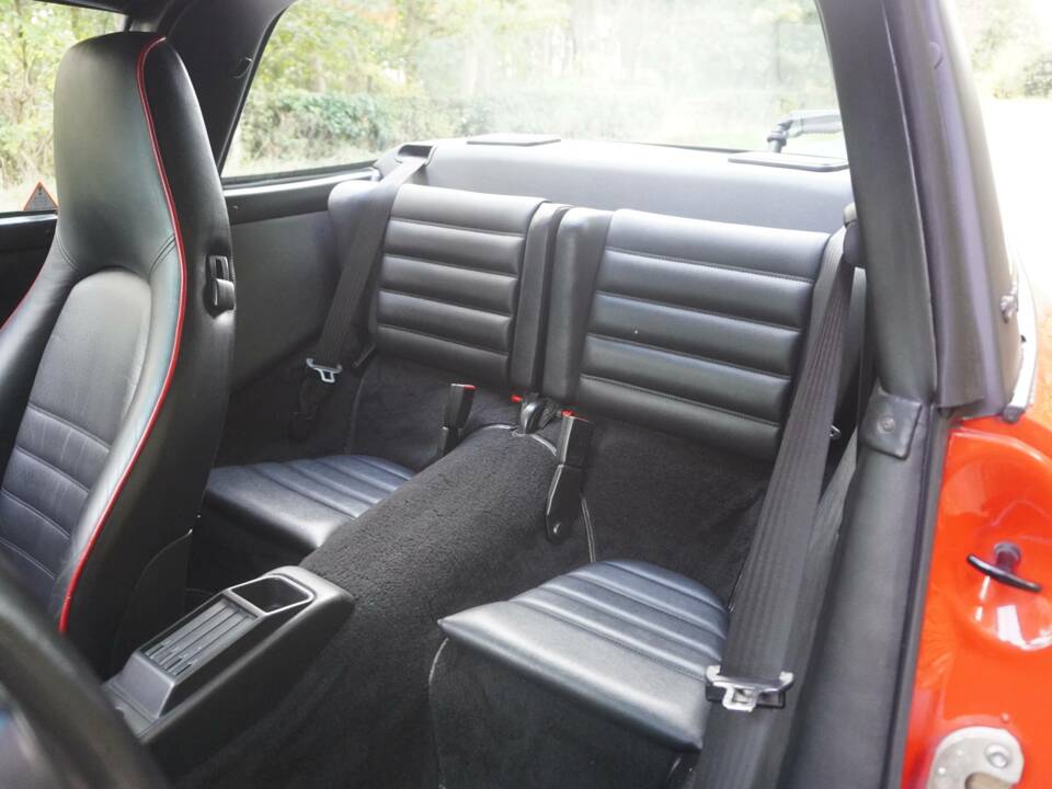 Image 20/23 de Porsche 911 Carrera 4 (1992)