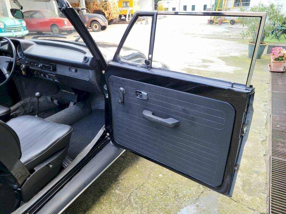 Immagine 36/47 di Volkswagen Käfer 1303 (1974)