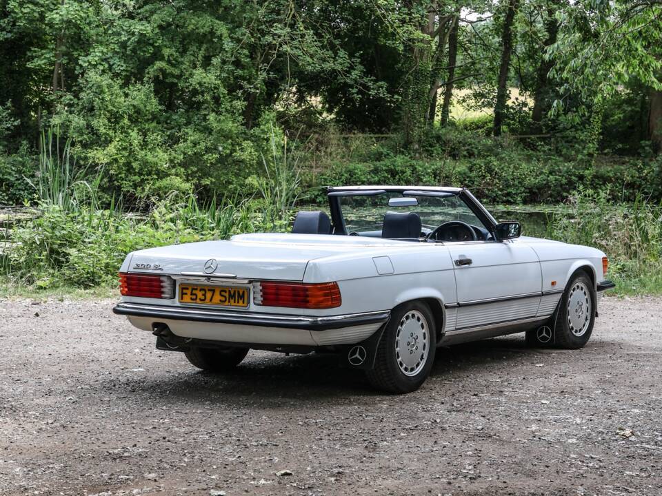 Image 20/43 of Mercedes-Benz 300 SL (1989)