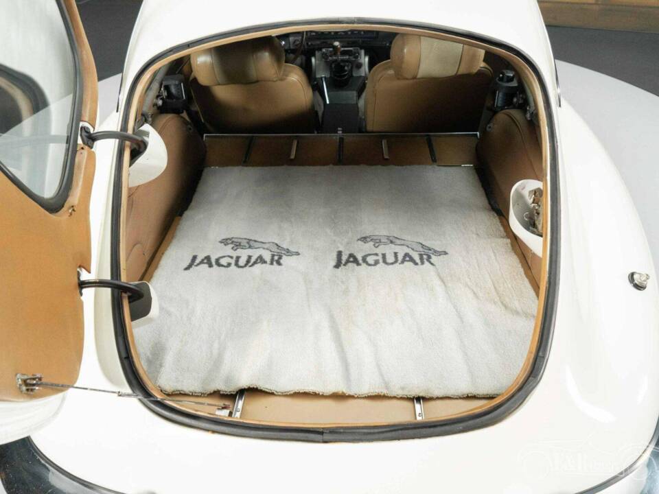 Immagine 6/19 di Jaguar E-Type (1969)