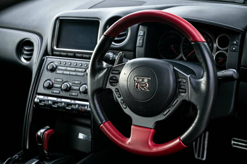 Bild 20/37 von Nissan GT-R Black Edition (2016)
