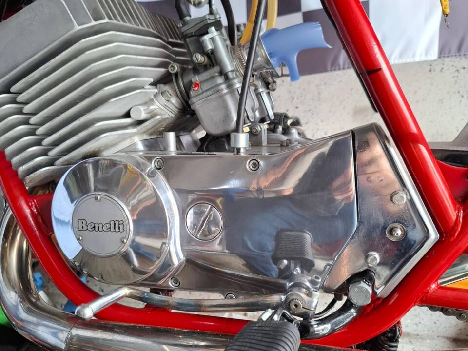 Image 5/8 of Benelli 250 2C (1975)