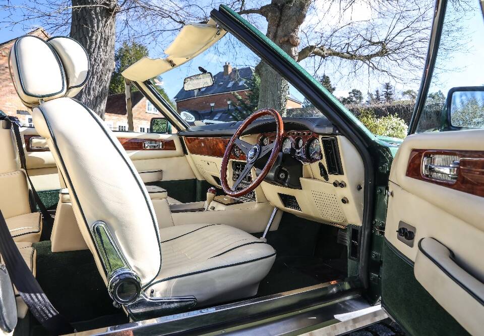 Image 17/30 of Aston Martin V8 EFi Volante (1989)